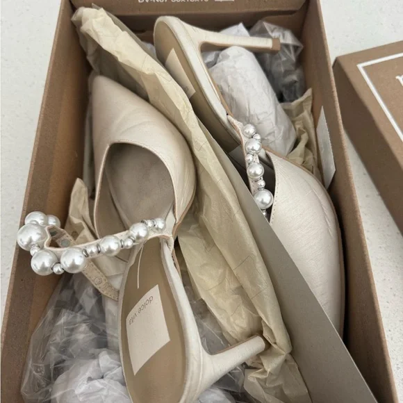 Dolce Vita White Pearl-Embellished Kanika heels - Picture 3 of 4